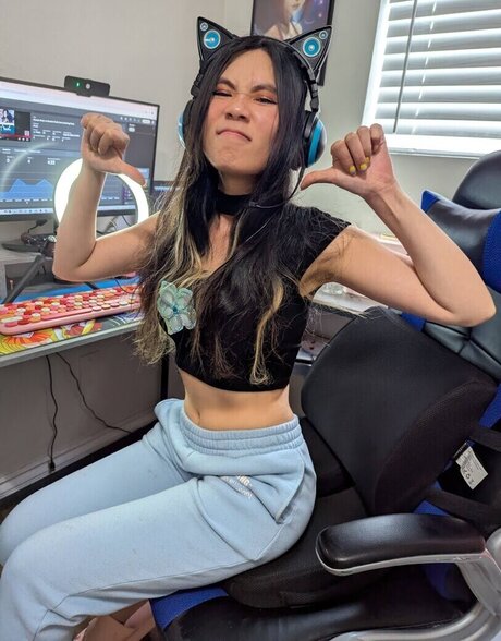 Bessy Q modelo desnudo imágenes