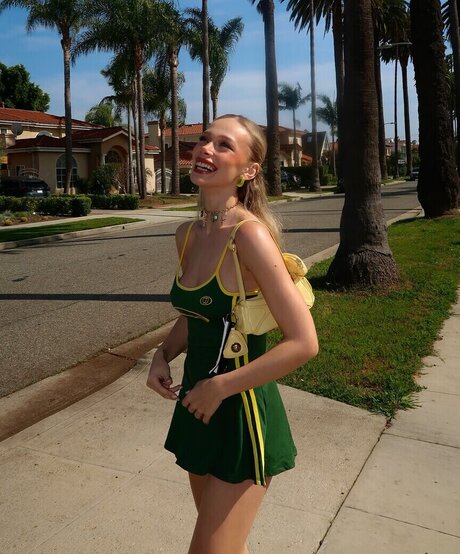 Yaren Alaca modelo xxx imagen