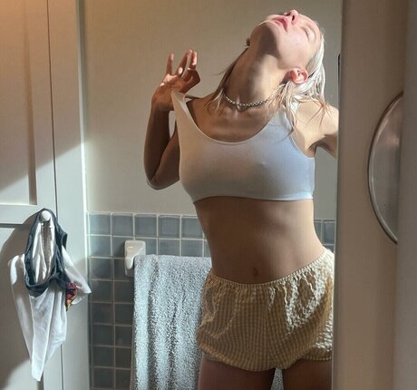 Dora Jar estrella porno exclusiva foto