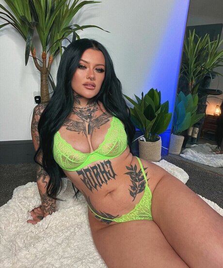 Niamh Velvet estrella adulta galería