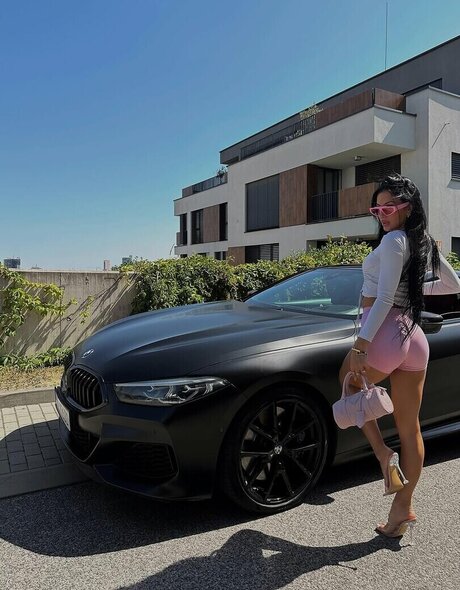 Nina Janova sexo estrella porno archivo