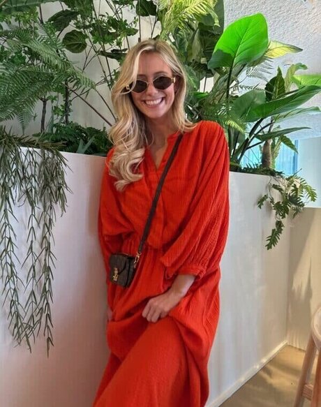 Celine Van Ouytsel estrella porno agradable imagen