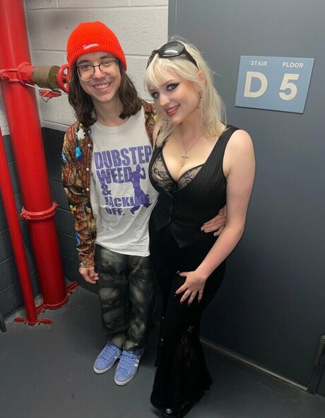 TalkFastEllie modelo desnuda archivo