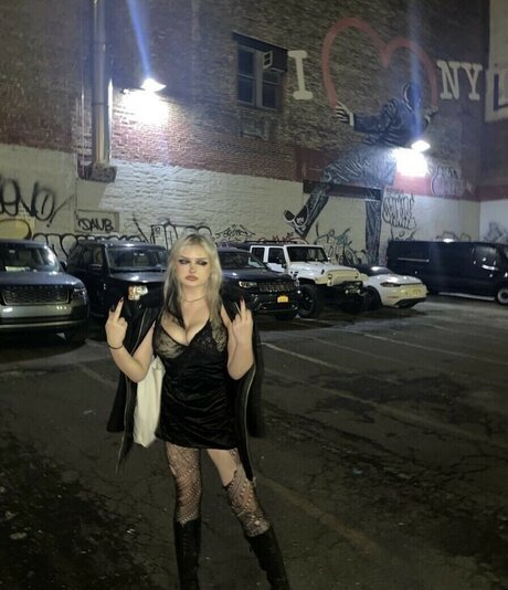 TalkFastEllie actriz atractiva imágenes