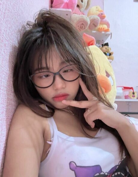 Riska Saputri arte estrella porno foto