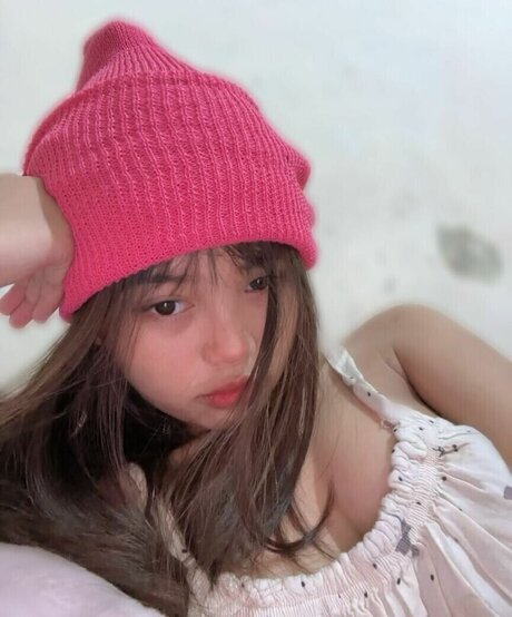 Riska Saputri estrella de alta calidad imagen