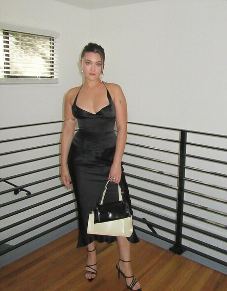 Isa Briones actriz exclusiva galerías