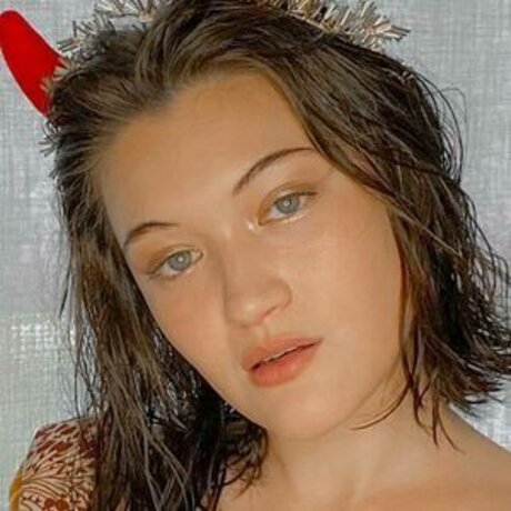 Isa Briones modelo de alta definición archivo