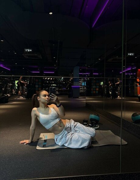 Leytink modelo hermosa fotos