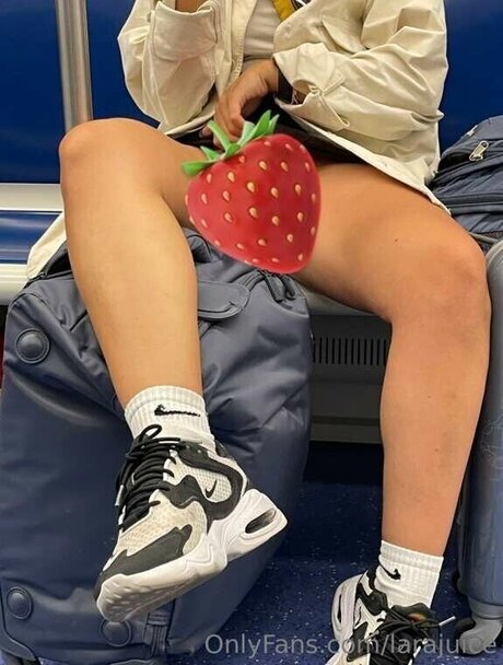 Lara Juice modelo sexual imagen