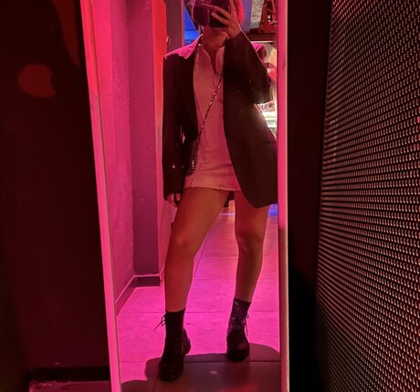 Lara Juice estrella sexy archivo