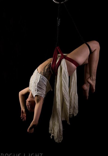 Space11kitten estrella desnuda imagen