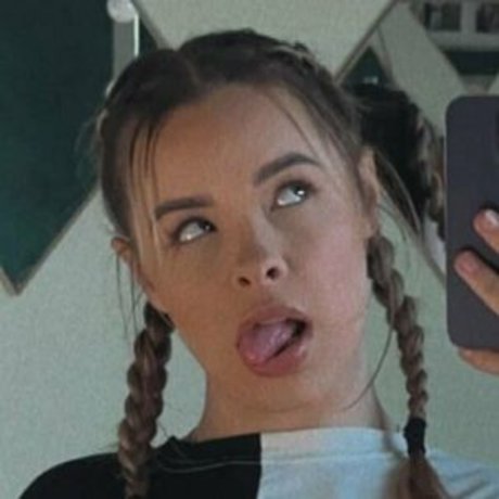 babbydawwl hermosa actriz fotos