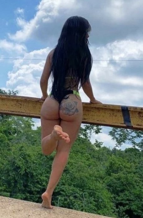 Emillyrlima modelo porno galería