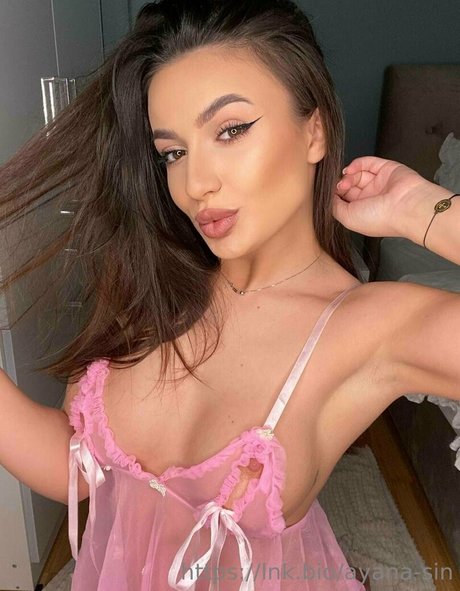 ayanasin hermosa estrella porno galerías