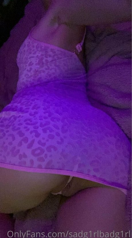 sadg1rlbadg1rl estrella porno atractiva galería