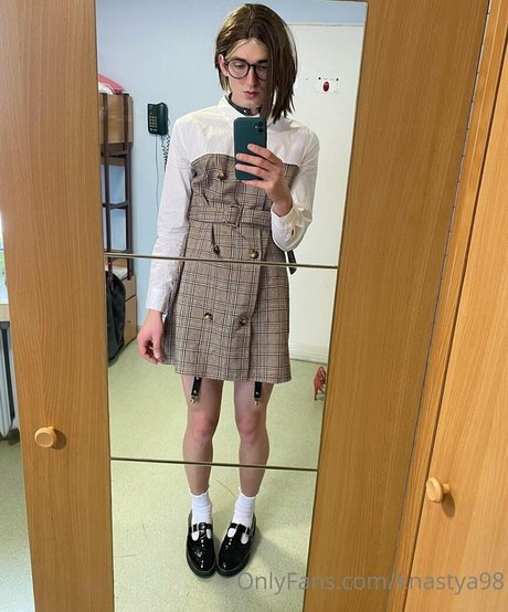 knastya98 modelo de alta definición imagen