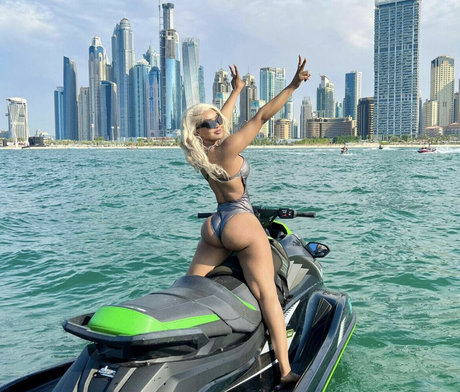 Thurriaa estrella del sexo foto