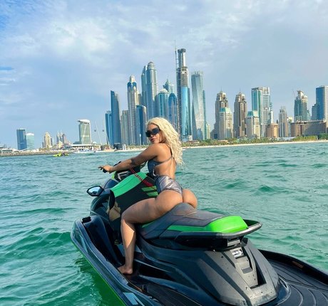 Thurriaa hermosa actriz fotos