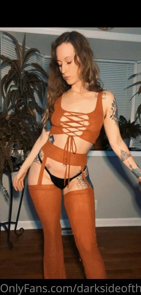 Darksideofthemoon modelo perfecto galería