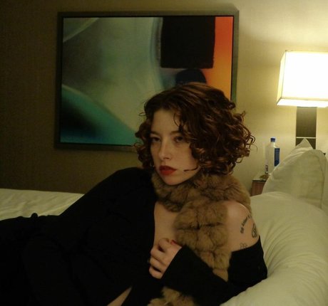 francesfarmer420 modelo pornografico imágenes