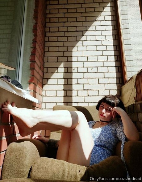 cozshedead estrella porno adulto foto