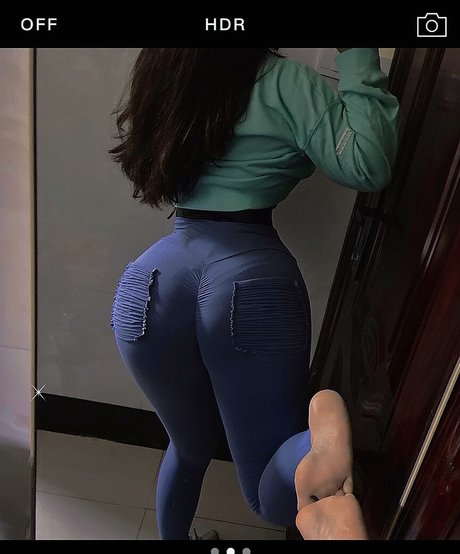 yuxin cccc estrella hermosa foto