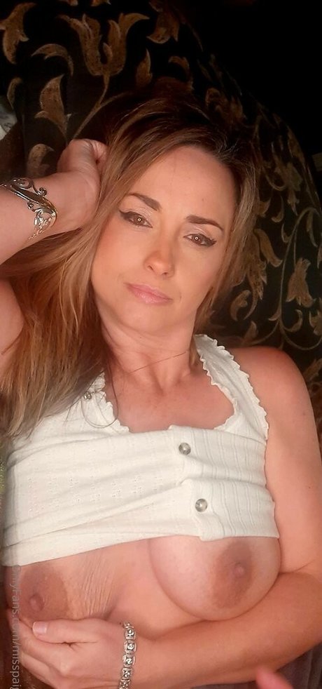 misspaige76 modelo de alta definición imagen