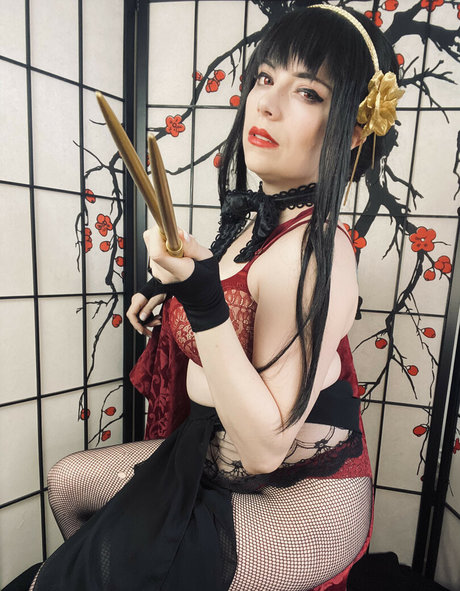 Dera Megurine actriz caliente imágenes