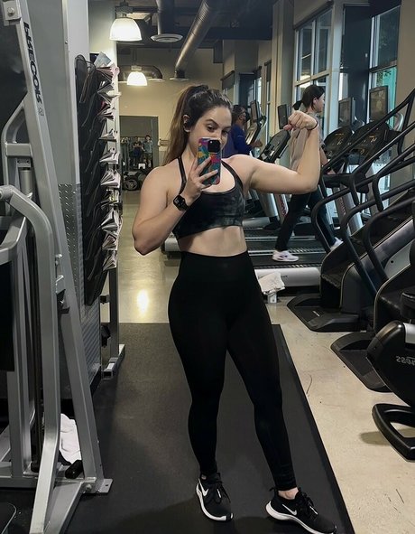 Sloane Wolf actriz atractiva archivo