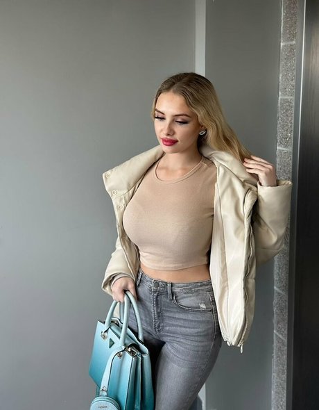 Esvittie estrella desnuda imagen