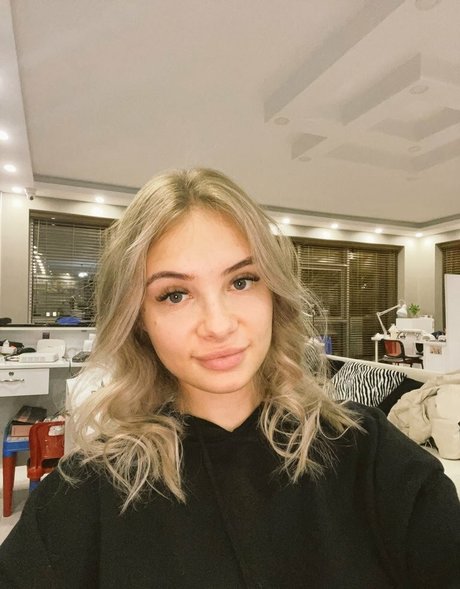 Esvittie modelo caliente galerías