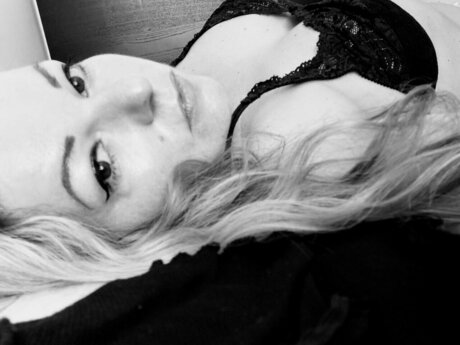 TINY TINY FEET estrella porno hd archivo