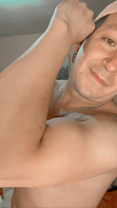 kenyi anthony livia estrella libre galería