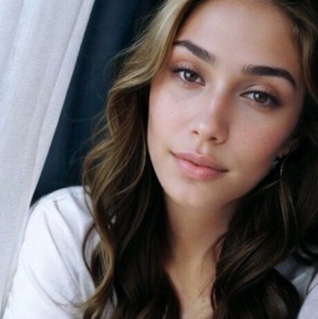 Stasy Ameli Vip estrella porno de arte galerías