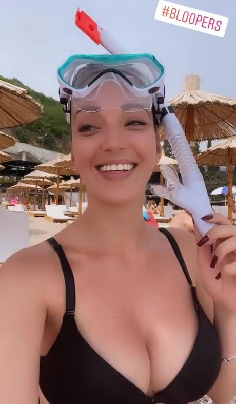 Tina Dakic arte estelar galería