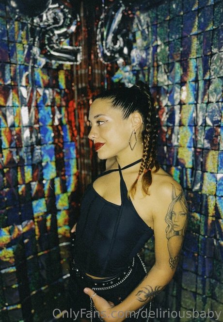 deliriousbaby modelo agradable imágenes