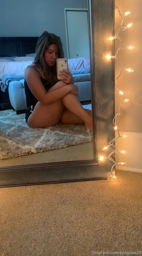 babybee29 actriz atractiva imágenes