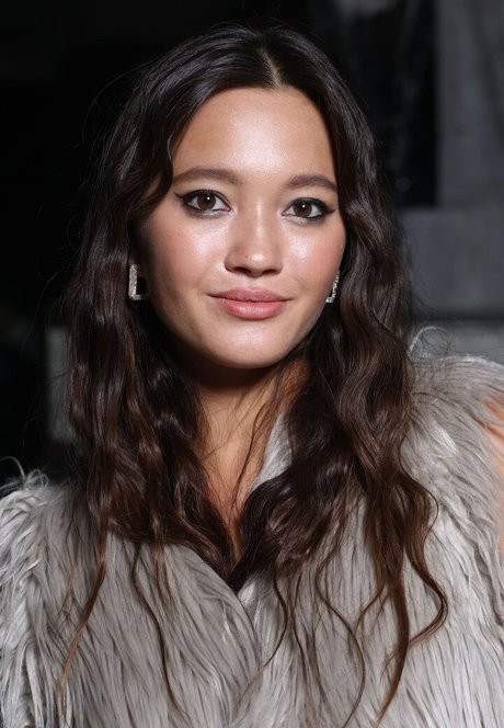 Lily Chee bonita modelo galería