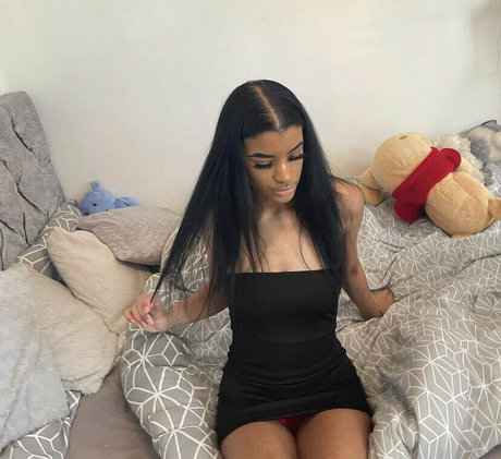 Alisha Romain desnudos de estrellas porno galería