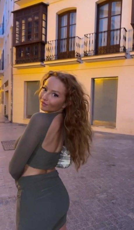 Ilonaaln modelo porno foto