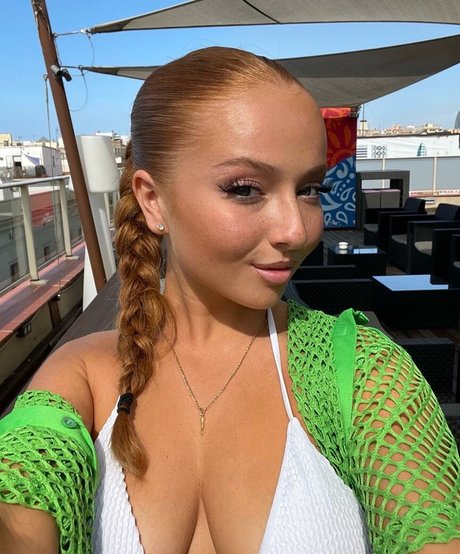 Ilonaaln estrella porno galería