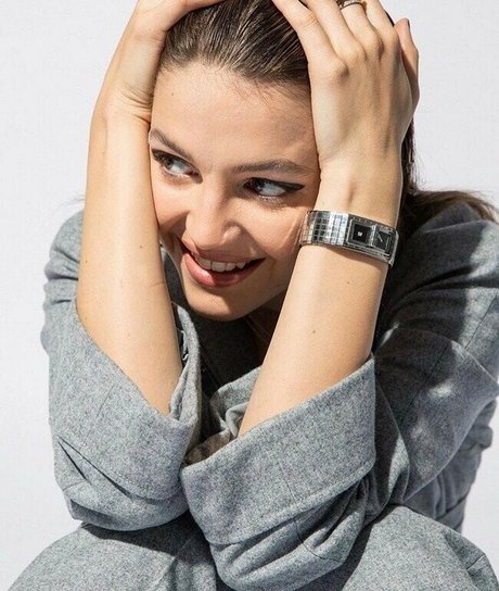 Ella Hunt arte modelo imagen