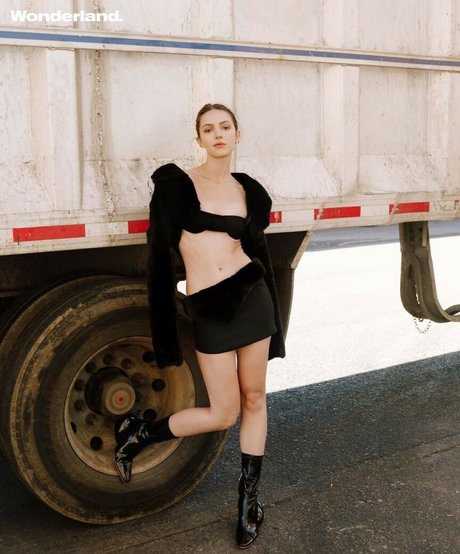 Ella Hunt actriz de alta definición galerías