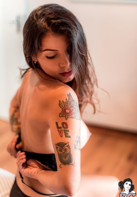 Jeeh Suicide estrella porno del sexo imágenes