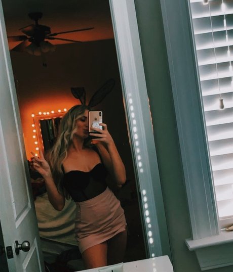 Sarah Kate Stricker modelo de arte galería