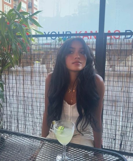 Italia Bradley bonita actriz imagen