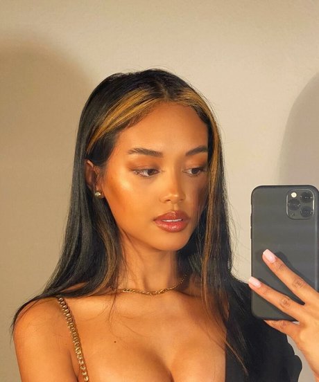 jaruwanzehrer xxx estrella porno galería