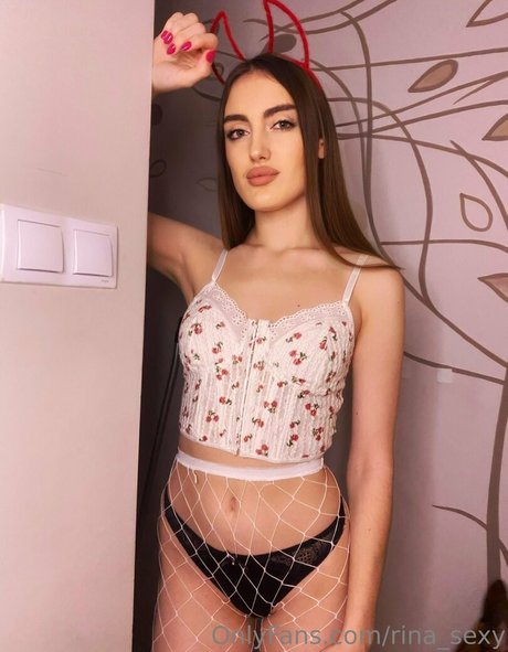 rina sexy estrella porno hd imágenes