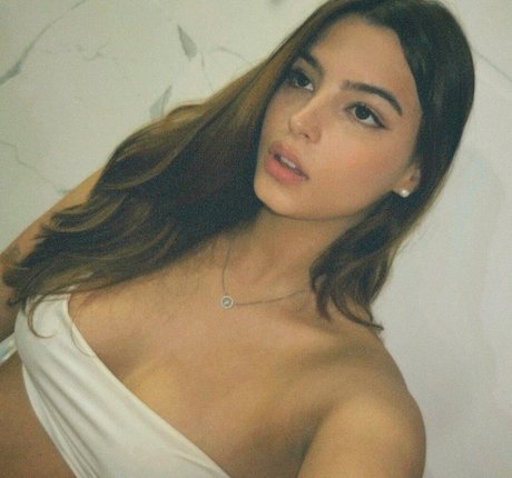 Clarissa Pavie modelo atractivo galería